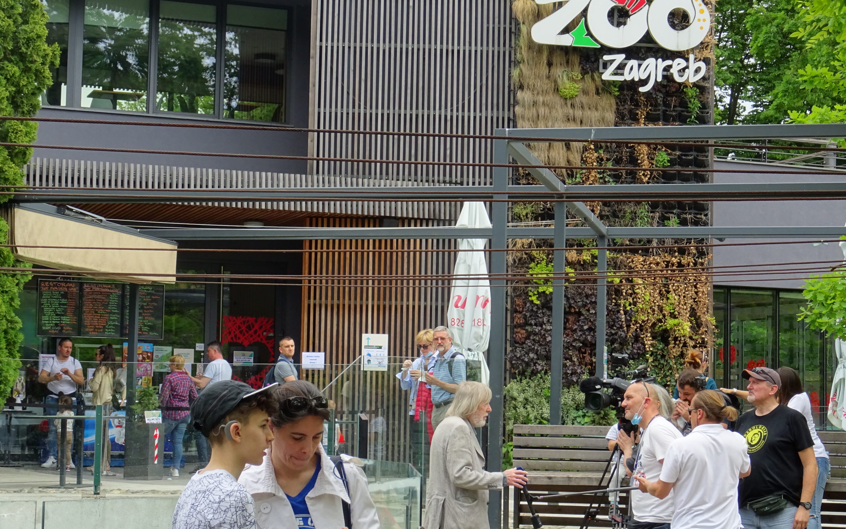Dnevnik 2 HRT-a o Smogovcima u Zoološkom vrtu grada Zagreba 10. 5. 2020.